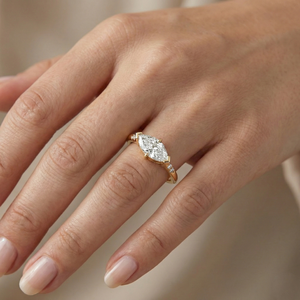 Bague de Fiançailles Légère en Or 14K avec Diamant de Laboratoire 1,70 Carat Taille Marquise Style Unique pour Femme - Vente en Gros Direct Usine - Product Image 1