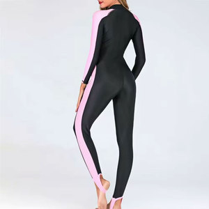Combinaison de bain intégrale en néoprène pour femme, noire et jaune, à manches longues, taille haute, séchage rapide, coupe ajustée - Product Image 6