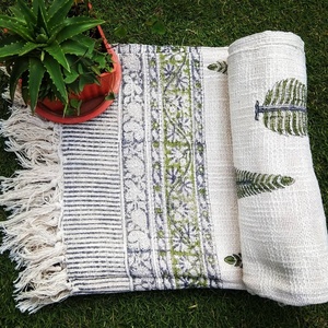 Manta de Algodón de Lujo Ecológica al por Mayor con Estampado a Mano, Tejido Súper Suave y Cálido para Todas las Estaciones, Ideal para el Hogar y la Sala de Estar - Product Image 2