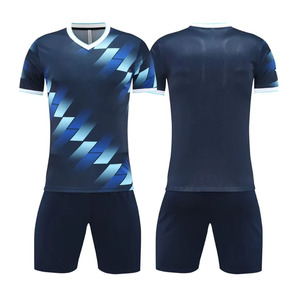 Uniformes de football en gros, 100% polyester, design personnalisé, fabriqués par FIT FRONT industries, disponibles dans toutes les couleurs - Product Image 1