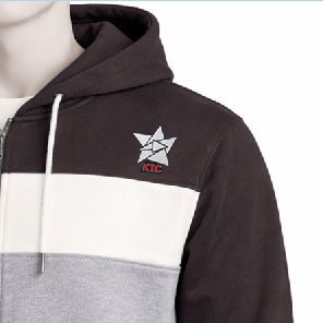 Sudadera con capucha y cremallera para hombre, con logo personalizado, diseño de bloques de color en tres tonos y paneles en contraste, de mezcla de algodón y forro polar de alto gramaje. - Product Image 5