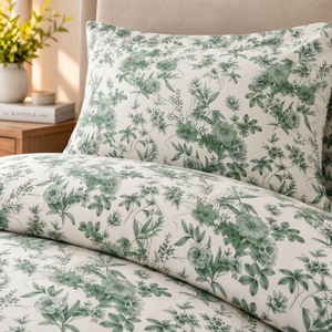 ชุดผ้าปูที่นอนและปลอกหมอน 2 ใบ รุ่น Maison Blue and Green ลายดอกไม้คลาสสิก พิมพ์ลาย 100% ผ้าฝ้าย 150 เส้นด้าย เกรด A ใช้ได้ทุกฤดู - Product Image 4