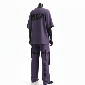 Conjunto de pantalón cargo y camiseta oversize de algodón y poliéster de 320 GSM, color morado, con logo serigrafiado para mujer. - Product Image 5