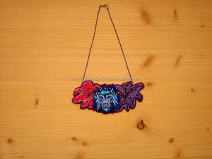 สร้อยคอปักที่ทำด้วยมือสวยงามพร้อมลูกปัดแก้วมันวาวเครื่องประดับแฟชั่นสำหรับวันครบรอบแต่งงาน - Product Image 4