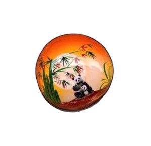 Tazón de Coco Lacado de Lujo, con Intrincado Motivo de Panda, Tazón Ecológico de Alta Calidad para una Decoración de Mesa Elegante y Comedor Sofisticado - Product Image 1