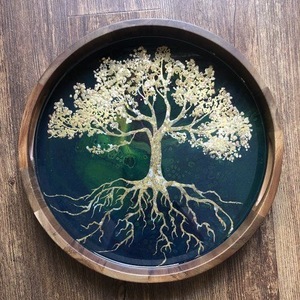 Plateau décoratif rond en bois avec motif plume de paon, style artisanat bohème, pièce unique - Product Image 4