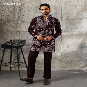 Ensemble Kurta-Pant pour homme de qualité supérieure, style japonais, avec broderies multi-fils et sequins, col en V, coupe courte, achat en ligne en Inde - Product Image 1