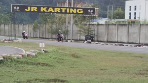 Centre de karting professionnel en intérieur, solutions personnalisées pour arènes de karting, attraction de divertissement de type resort - Product Image 2