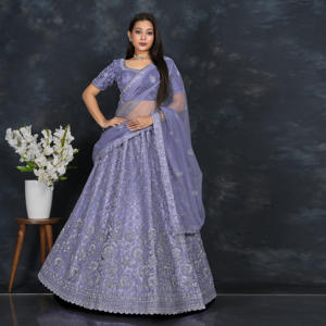 Lehenga Choli Tradicional Premium con Bordado Intrincado, Blusa Elegante y Dupatta Estampada, Ideal para Bodas en la Playa y Fiestas - Product Image 2
