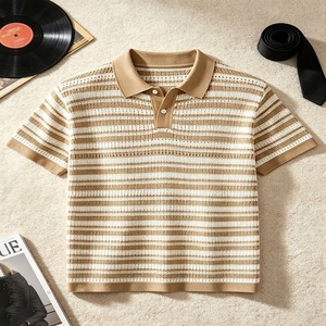 Camiseta de Punto a Rayas con Cuello Alto para Hombre, Manga Corta, Casual, Transpirable, Corte Regular, Color Beige Blanco con Estampado - Product Image 1