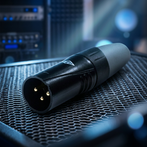 Conector XLR Macho Redondo con Carcasa de Aleación de Zinc Negra y Contactos de Latón Chapados en Oro para Uso en Audio y Video - Product Image 1