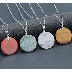 Pendentifs ronds en pierres précieuses polies en gros pour colliers – Bijoux tendance, cristal féerique, toucher réel, pour la guérison - Product Image 3