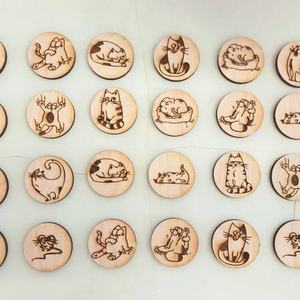 Ensemble de 30 tuiles carrées en bois gravées à la main, représentant des animaux, pour décoration de table, en MDF découpé au laser. - Product Image 2