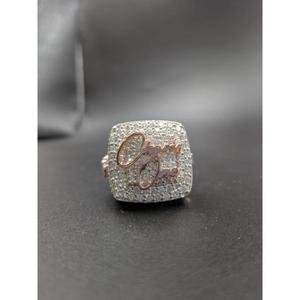 Anillo de Hip Hop Personalizado con Moissanita, Plata 925, Bañado en Oro Rosa de 14K, Anillo con Diamantes Cultivados en Laboratorio con Claridad VVS - Product Image 1