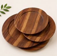 Assiette de Présentation Ronde en Bois d'Acacia Écologique et Durable, Faite à la Main, Taille Personnalisée, Idéale pour Mariages de Luxe et Hôtels (Vente en Gros)