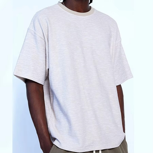 T-shirt pour homme en gros, personnalisable avec marque privée, 100% coton, coupe ajustée, vierge, avec impression et broderie de logo sur mesure - Product Image 5