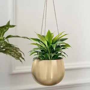 Ensemble de jardinières murales en métal doré moderne, vases suspendus pour plantes vertes et fleurs d'intérieur, design minimaliste, finition chromée - Product Image 6