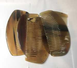 Peigne à cheveux en corne de vache naturelle, poli, écologique, fait main, décoration moderne pour la maison, artisanat durable de l'Uttar Pradesh, MN EXPORTS - Product Image 4