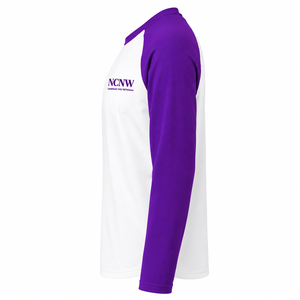 T-shirt Raglan NCNW Sorority pour femme, décontracté, manches longues contrastées violet et blanc, avec écusson brodé et blocs de couleur - Product Image 4