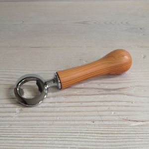 Abridor de Botellas de Cerveza de Madera con Mango de Madera y Barras de Apertura de Metal Duraderas, Herramienta para Cocinas, Restaurantes y Decoración del Hogar - Product Image 1
