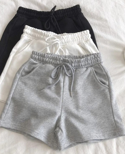 Shorts de survêtement noirs vierges pour hommes, vente en gros, taille élastique personnalisable, style streetwear, confortables, en coton bouclette, pour le sport et la détente - Product Image 2