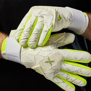 Gants de gardien de but en latex avec protection des doigts, antidérapants et respirants, pour l'entraînement et les matchs de football, améliorant les compétences de gardien de but - Product Image 5