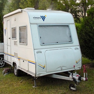 Caravana de lujo de nuevo diseño para viajes todoterreno, construida para viajes de larga distancia con interior moderno y resistente. - Product Image 1