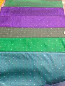 Petits motifs sur tissus brodés en resham - Product Image 2