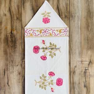 แผ่นรองจานและผ้าเช็ดปากพิมพ์ลายด้วยมือ - ซื้อแผ่นรองจานพิมพ์ลายตามสั่ง, ผ้าปูโต๊ะวาดลายด้วยมือ, แผ่นรองจานและผ้าเช็ดปากลายพิมพ์ด้วยมือแบบสำเร็จรูป - Product Image 2