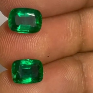 ธรรมชาติได้รับการรักษา3.80 Cts จับคู่รูปร่างเบาะคู่ของแซมเบียมรกตโดย Sadiya นานาชาติ - Product Image 2