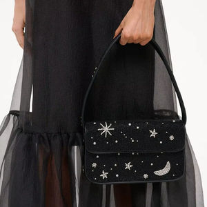 Bolsos Potli Hechos a Mano Adornados con Cuentas de Cristal, Piedras, Perlas y Trabajo Zardozi - 2021 - Product Image 1