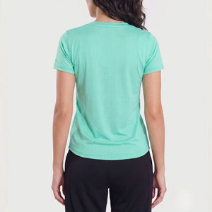 เสื้อยืดแขนสั้นคอกลมทรงสลิมฟิตสำหรับผู้หญิง สีพื้น ผ้าเจอร์ซีย์โพลีเอสเตอร์ 100% แห้งเร็ว ไม่เป็นขุย กระชับรูปร่าง - Product Image 5