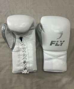 Guantes de Boxeo Fly SuperLace Pro X 2 de Cuero Vacuno Genuino para Entrenamiento de MMA, Kick Boxing, Sanda, Estiramiento y Boxeo al Aire Libre - Product Image 1