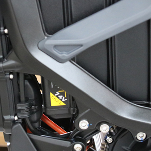 Nueva Edición Negra 2025, Motocicleta Eléctrica Ultra Bee 74V 55AH Económica, Sur Ron, Motocicleta Todoterreno Eléctrica en Venta - Product Image 2