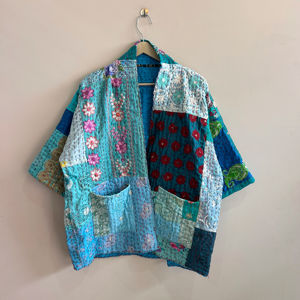 เสื้อแจ็คเก็ตสั้นงานแฮนด์เมดแบบแพทช์เวิร์คสไตล์กันธาสำหรับผู้หญิง เสื้อคลุมโบโฮวินเทจแบบเย็บต่อผ้า - Product Image 1