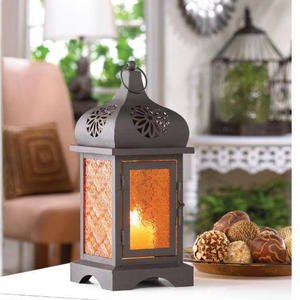 Farol Metálico de Lujo Hecho a Mano, Ecológico y Resistente al Calor con Paneles de Vidrio para Decoración Navideña Interior/Exterior del Hogar - Product Image 2