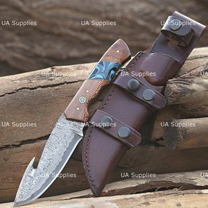 Couteau de camping à lame fixe en acier Damas de qualité industrielle, marque privée, directement de l'usine UA Supplies, manche en bois et résine bleue - Product Image 3