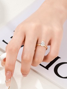 Anillo de Diamantes de Alta Calidad con Corte de Pera en Plata de Ley 925 para Mujer, Joyería de Moda Disponible a Precio de Exportación - Product Image 4