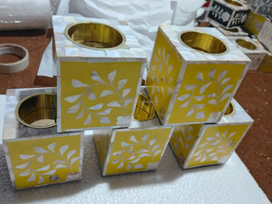 Quemador Bakhoor de resina de madera Hexagonal de lujo con detalles de nácar para Eid Ramadan y decoración de sala de estar espiritual - Product Image 4