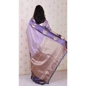 Sari de Seda Suave Color Lavanda con Diseño Floral y Bordado Zari, Vestidos Elegantes para Club - Product Image 4