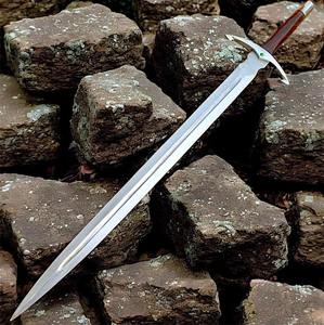 Garde-main médiéval forgé à la main avec accent émeraude |   Épée en acier inoxydable avec fourreau |   Manche en bois de rose - Product Image 6