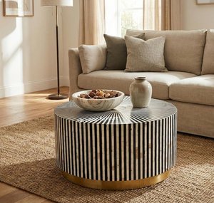 Mesa de Centro Redonda Hecha a Mano con Madreperla |   Incrustaciones en Blanco y Negro |   Mesa de Lujo con Base de Latón, Madreperla y Hueso de Camello - Product Image 5