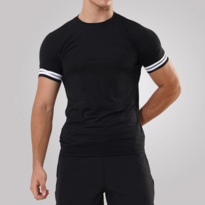 Achetez maintenant : T-shirt de sport respirant et extensible de qualité supérieure pour hommes, idéal pour l'entraînement et le fitness – Vêtements de sport OEM - Product Image 6
