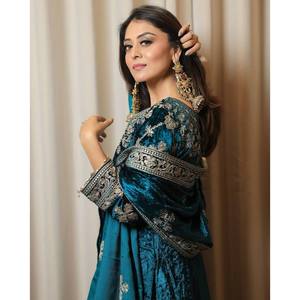Ensemble haut et bas faits main de créateur avec dupatta pour tenue de soirée, taille XL, taille naturelle - Product Image 3
