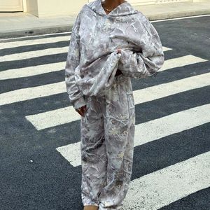 Chándal deportivo extragrande con capucha para mujer, con estampado acid wash, de forro polar cepillado, personalizable, al por mayor - Product Image 1
