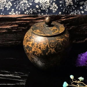Elegant & Decorative Large Size Top Design Golden Metal Vase Flower Decoration Ginger Jar With Beautiful Lid Round Shape - Product Image 3
