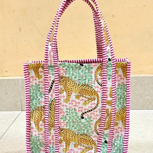 <b>Mini</b> <b>Tote</b> <b>bags</b> Women's Fashion Quilted Cotton <b>Tote</b> <b>Bags</b> with Floral Prints Zipper Closure-Beach & Daily Use Casual Purses - Product Image 2