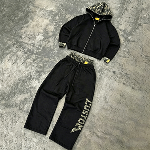 Conjunto Deportivo de Invierno para Hombre MAX WORLD ENTERPRISES, Sudadera con Capucha y Pantalones Deportivos, Color Negro Sólido, Lavado Ácido, Tejido Grueso - Product Image 5