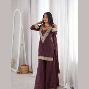 Robe de soirée en satin bordeaux brodée, ensemble Anarkali à manches longues, chemisier à sequins, pantalon palazzo, tenue de soirée formelle écologique - Product Image 1