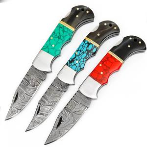 Juego de 3 cuchillos plegables de acero de Damasco con mango turquesa, funda de cuero, cuchillo de bolsillo EDC para caza y camping, cuchillo de regalo personalizado. - Product Image 1